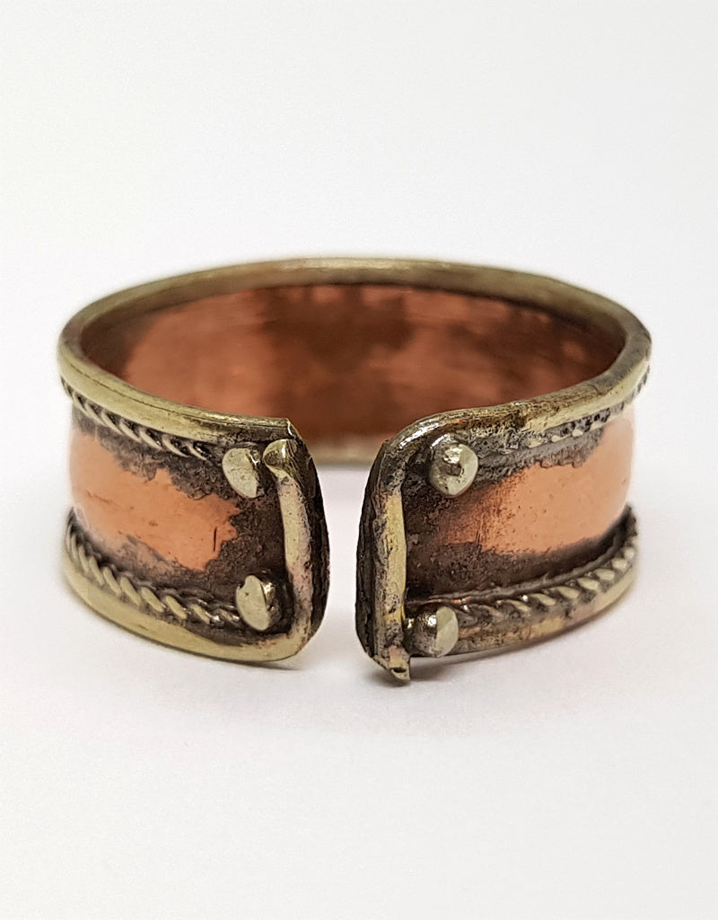 Verstellbarer Mantra Fingerring aus Messing