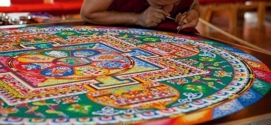 Tibetisches Mandala: Eine heilige Kunst und spirituelle Reise