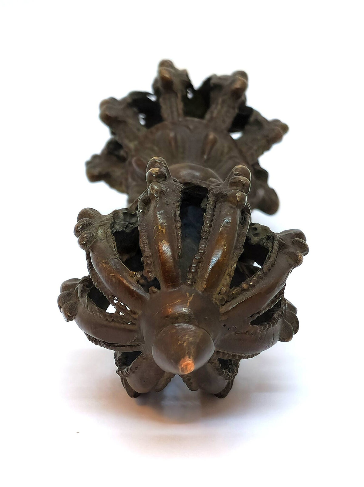 Tibetischer Dorje Vajra mit neun Speichen - Symbol für Kraft und Schutz, 14.5 cm